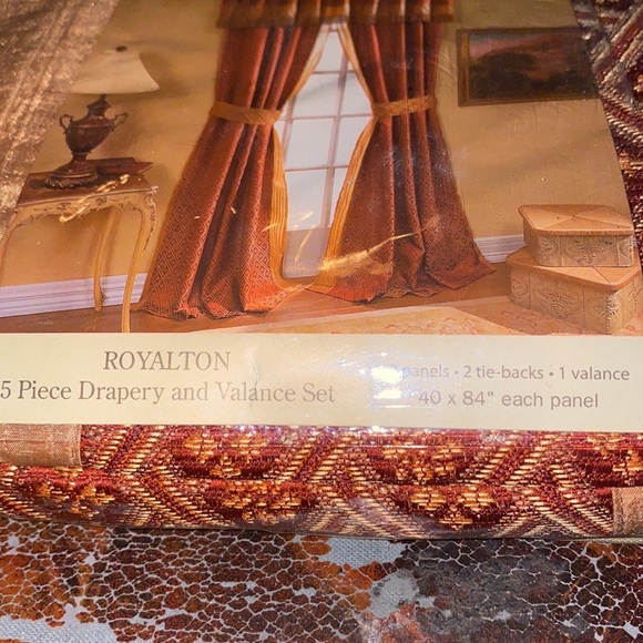 Royalton 5 piece Drapery and Valance set - Picture 3 of 6